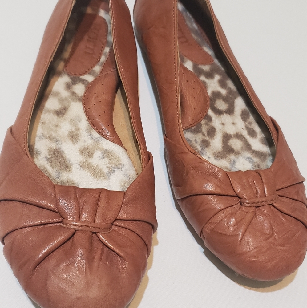 Born leather flats size 6.5